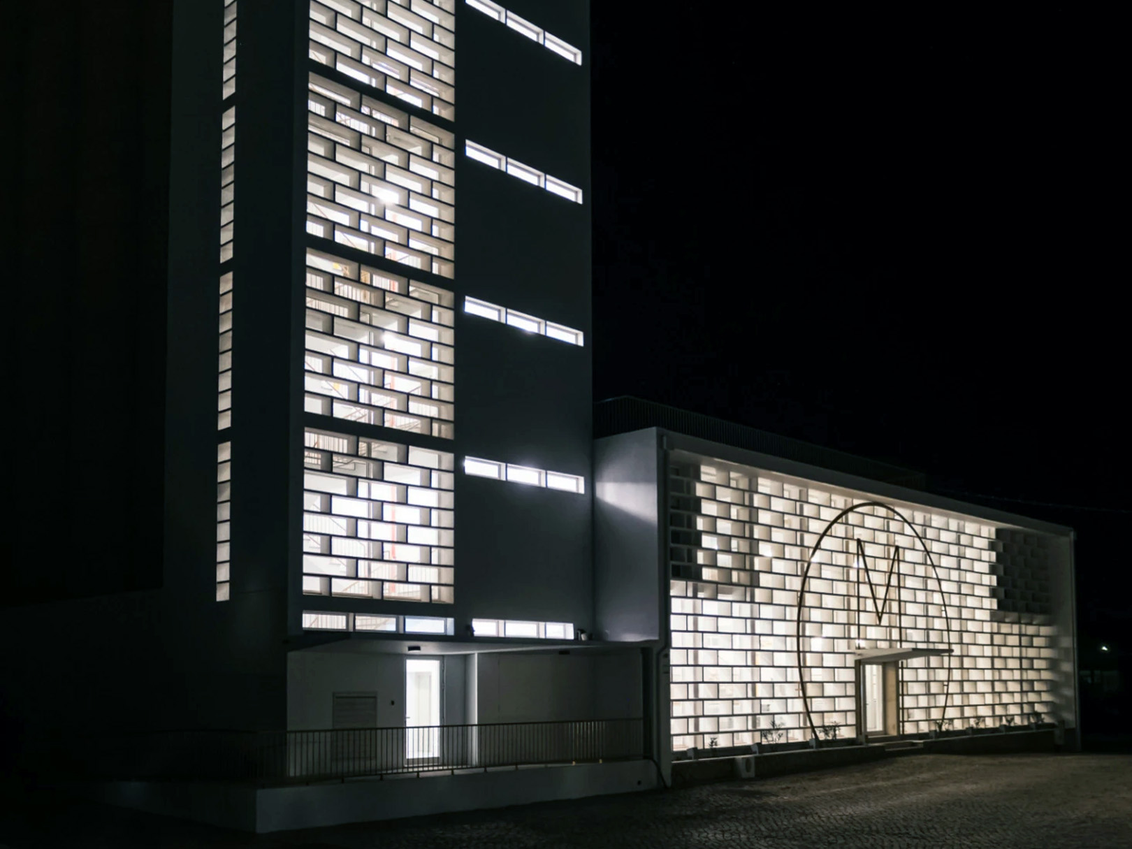 Ana Isabel Soares publica artigo sobre a inauguração do Museu Zer0