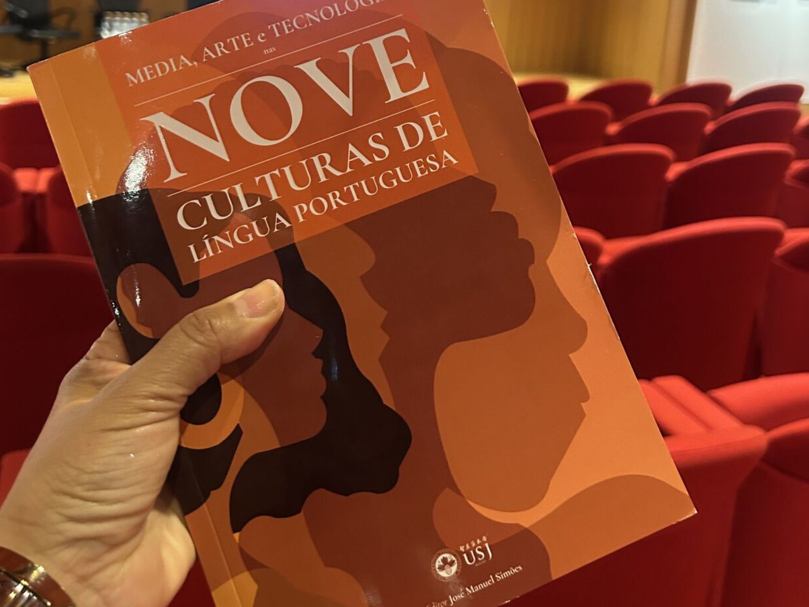 Colaboradora do CIAC contribui para a obra “Media, Arte e Tecnologia nas nove culturas de língua portuguesa”